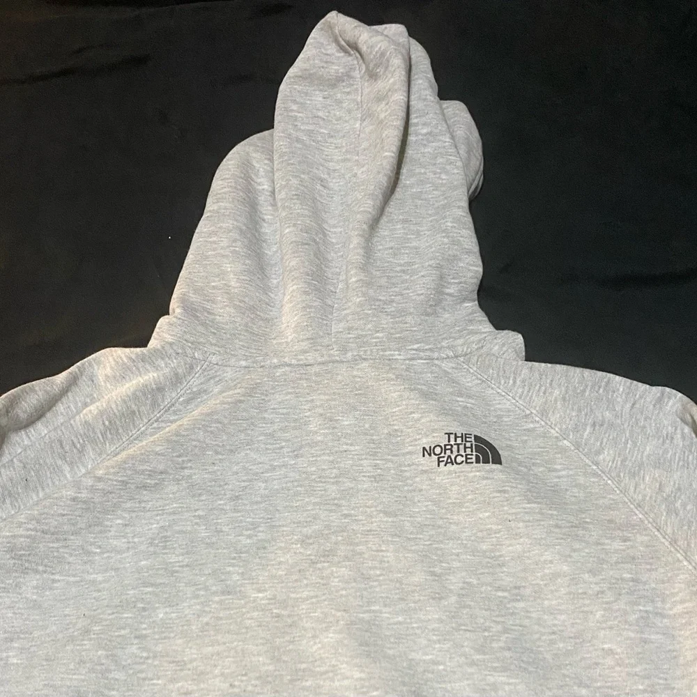 XL Women’s North Face Gray Hoodie. Like New! Measurements in pictures! Perfect! - Picture 7 of 10